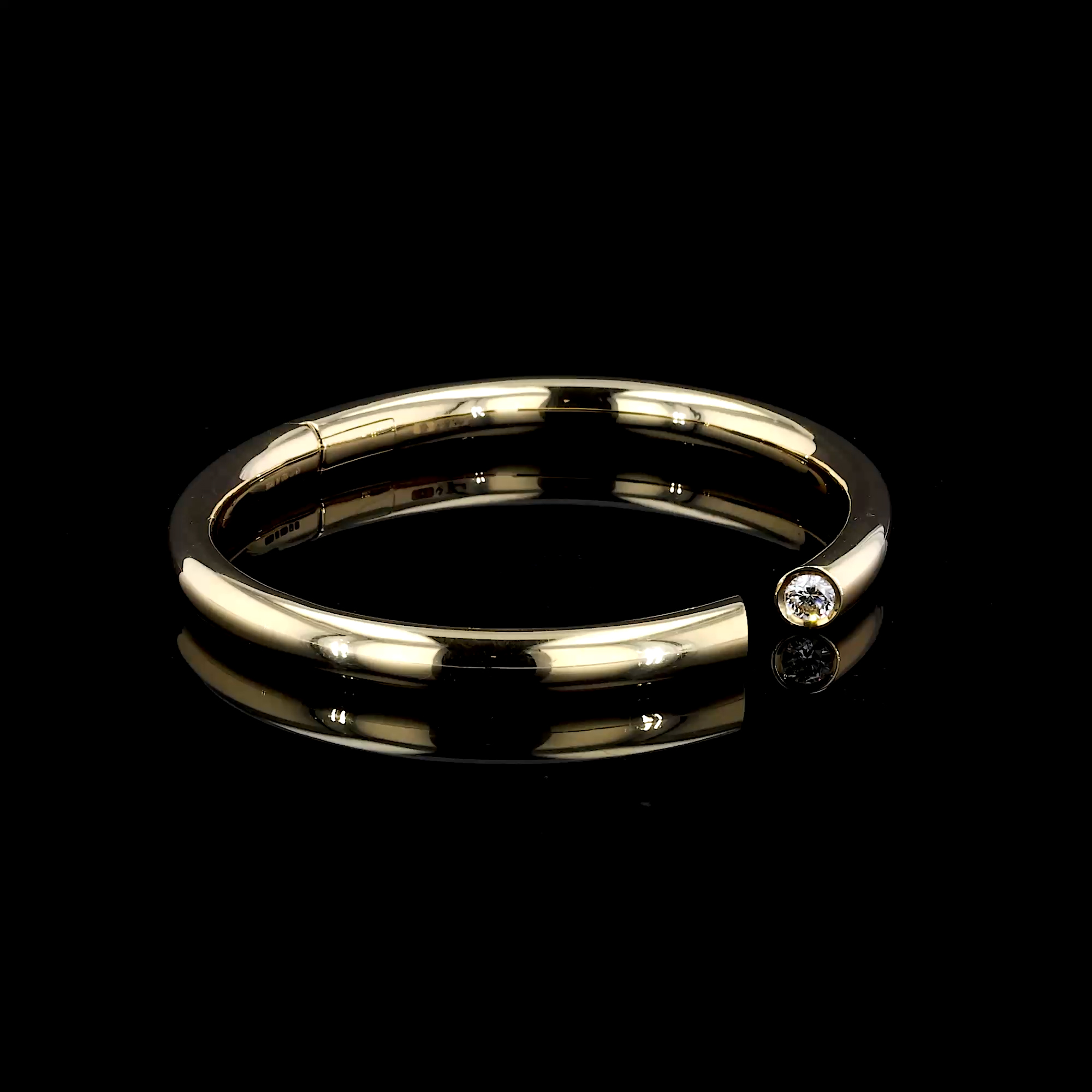 Eclipse 0.80ct Diamond Spring Bangle in 18ct Yellow Gold