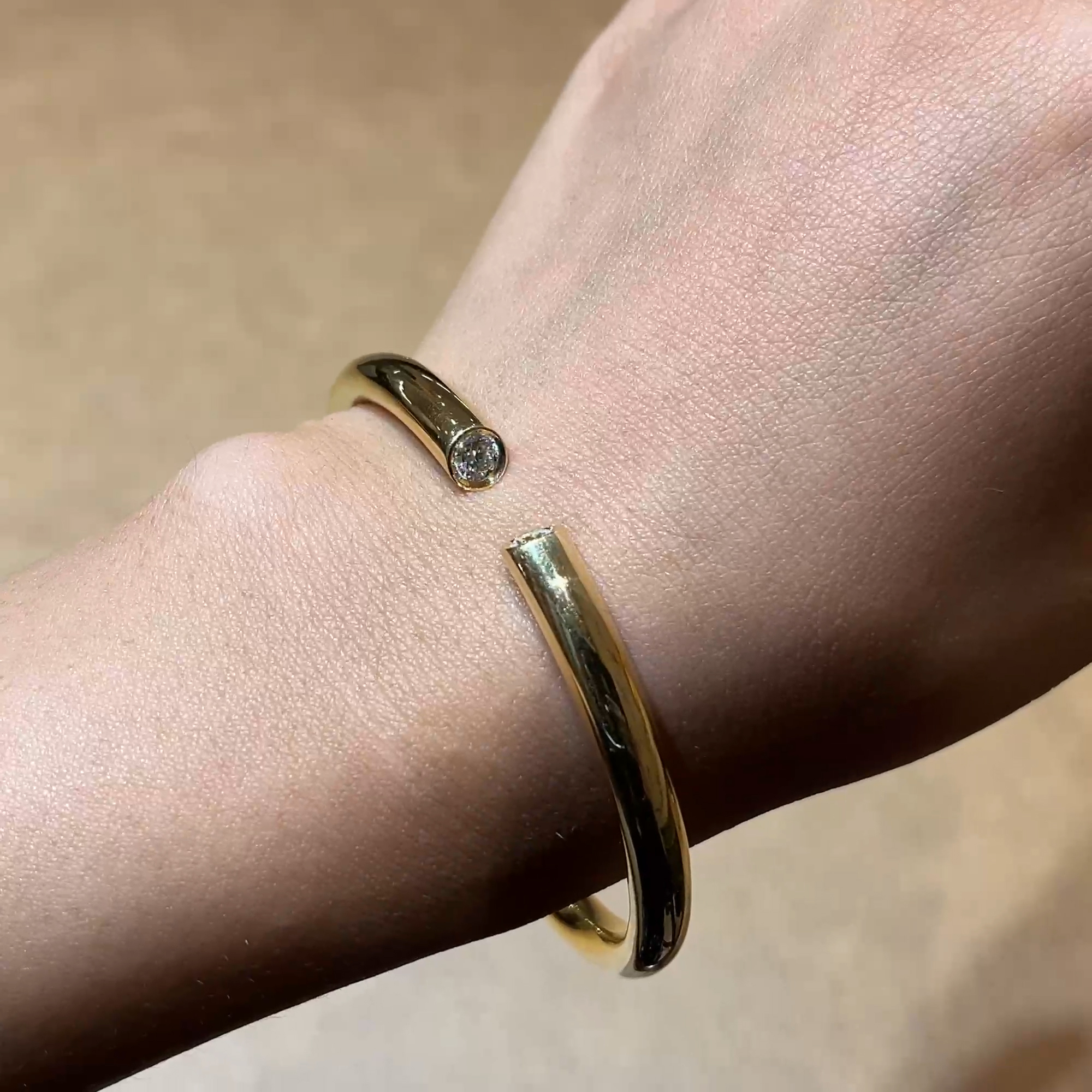Eclipse 0.80ct Diamond Spring Bangle in 18ct Yellow Gold