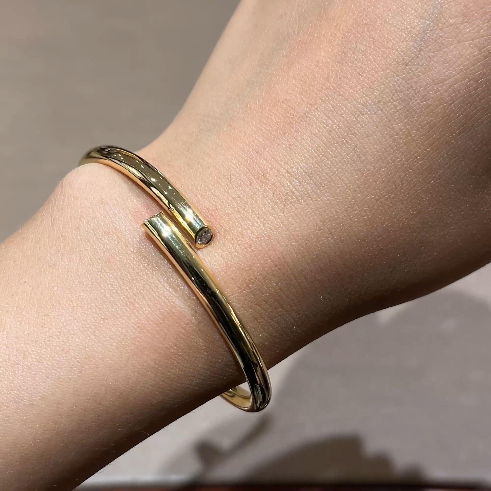 Eclipse 0.34ct Diamond Spring Bangle in 18ct Yellow Gold