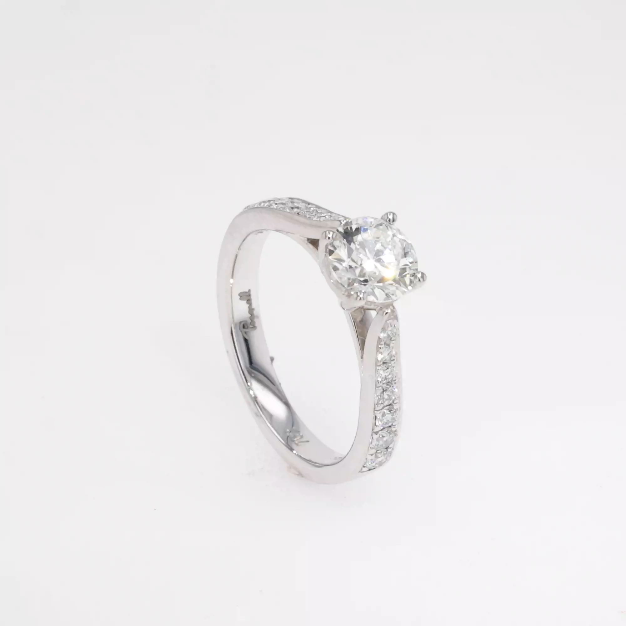 Duchess Brilliant Cut Diamond Ring