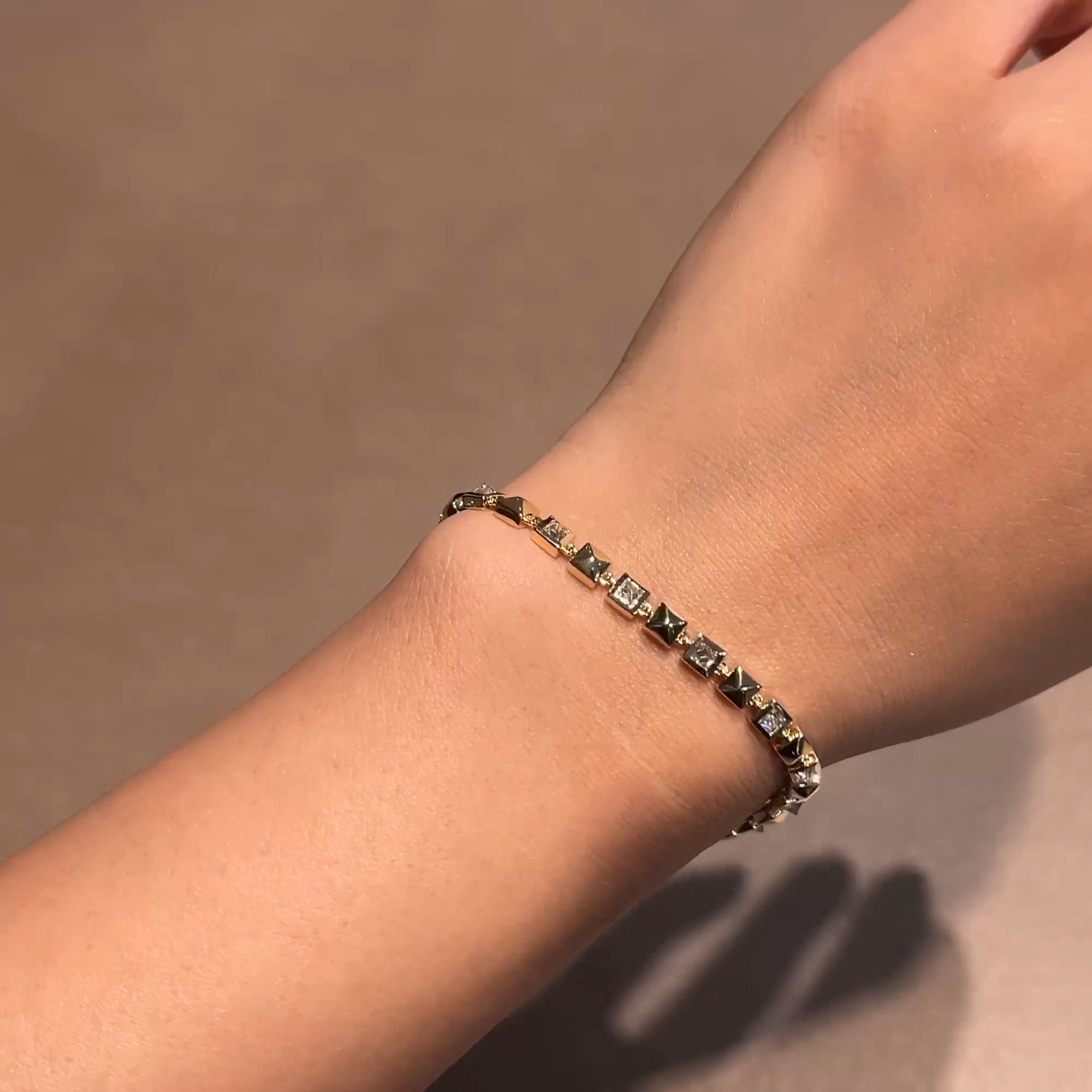 RockChic 1.25ct Inverted Princess Cut Diamond Bracelet in 18ct Yellow Gold