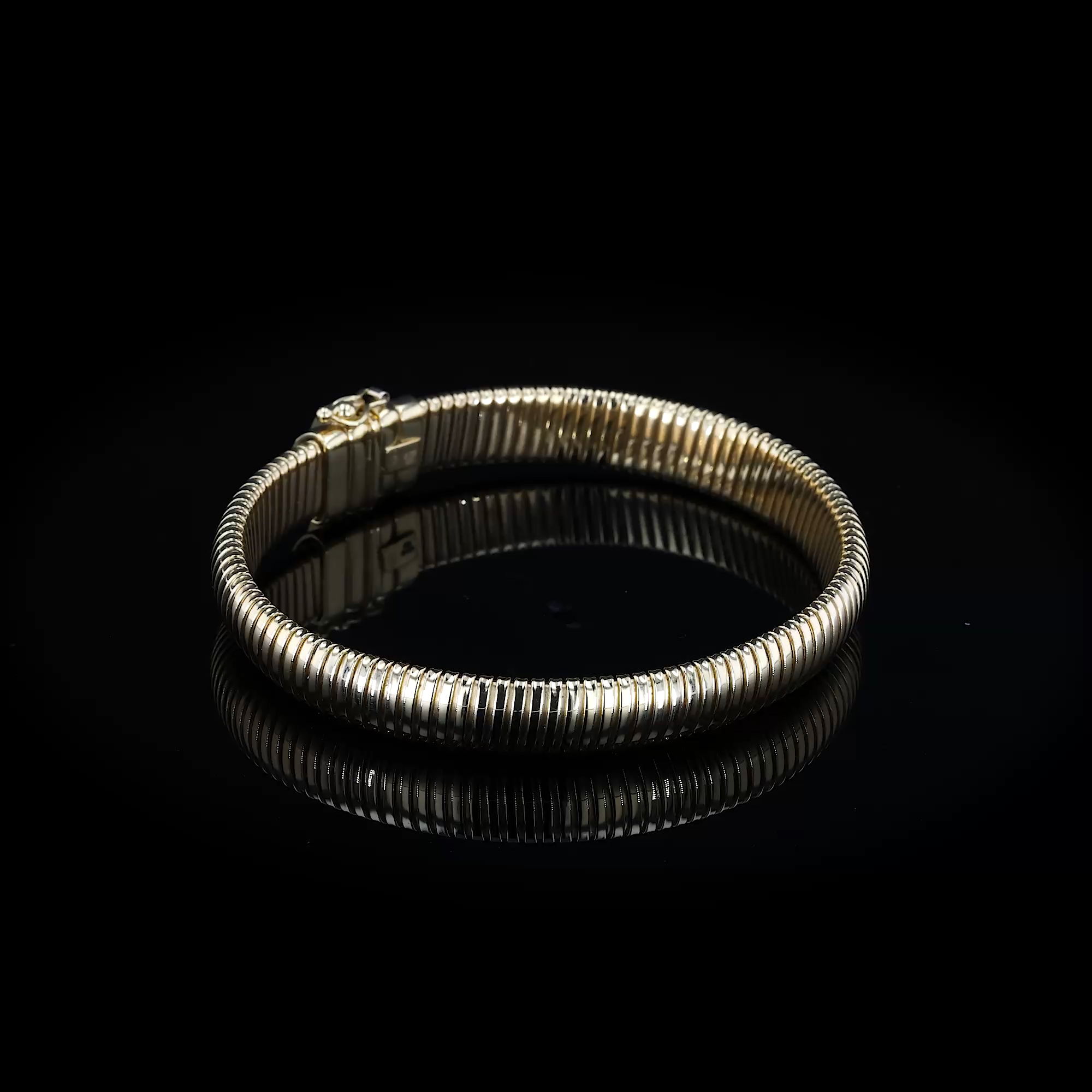 Fine Lines Half Round Shape Bracelet 0.06ct in 18ct Yellow Gold