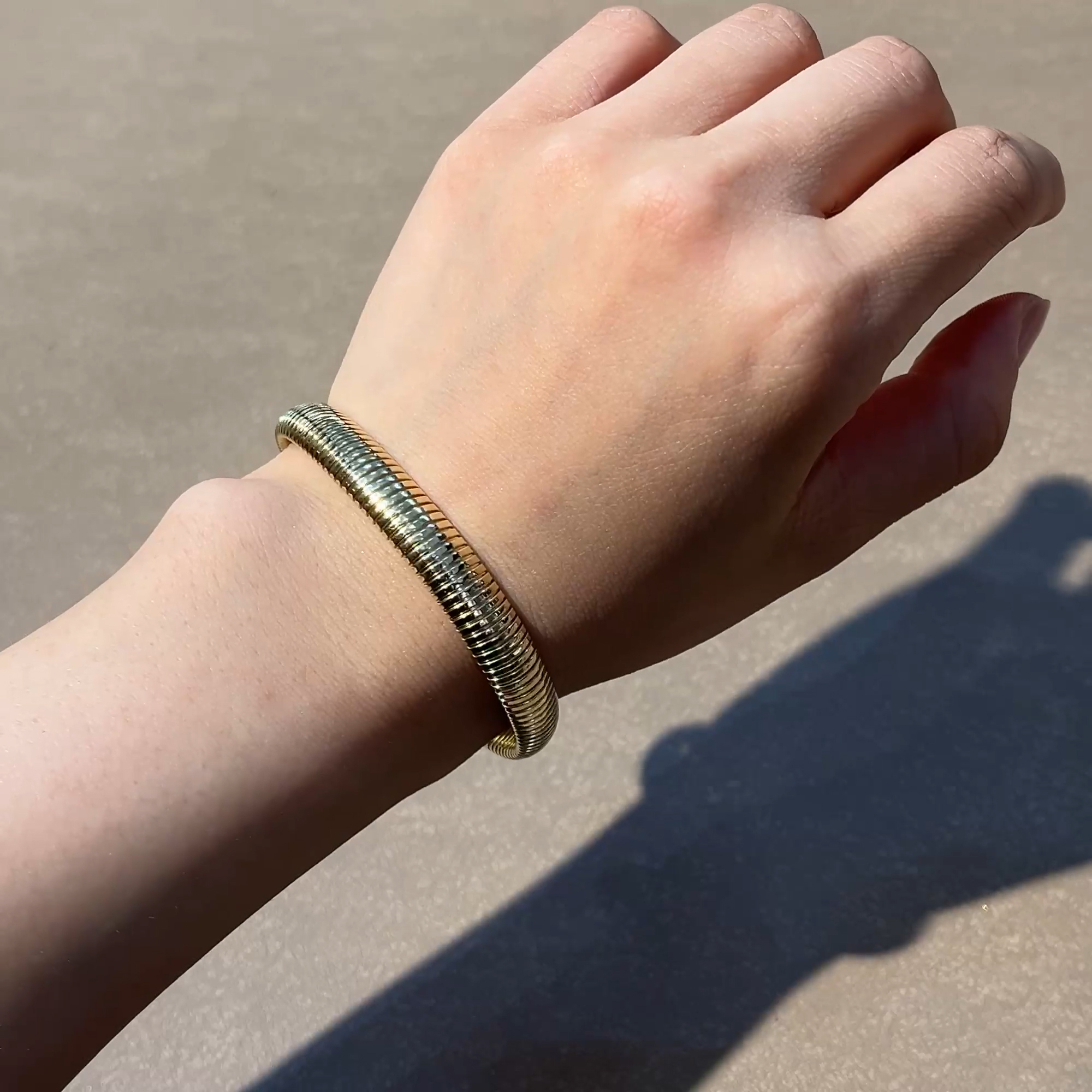 Fine Lines Half Round Shape Bracelet 0.06ct in 18ct Yellow Gold