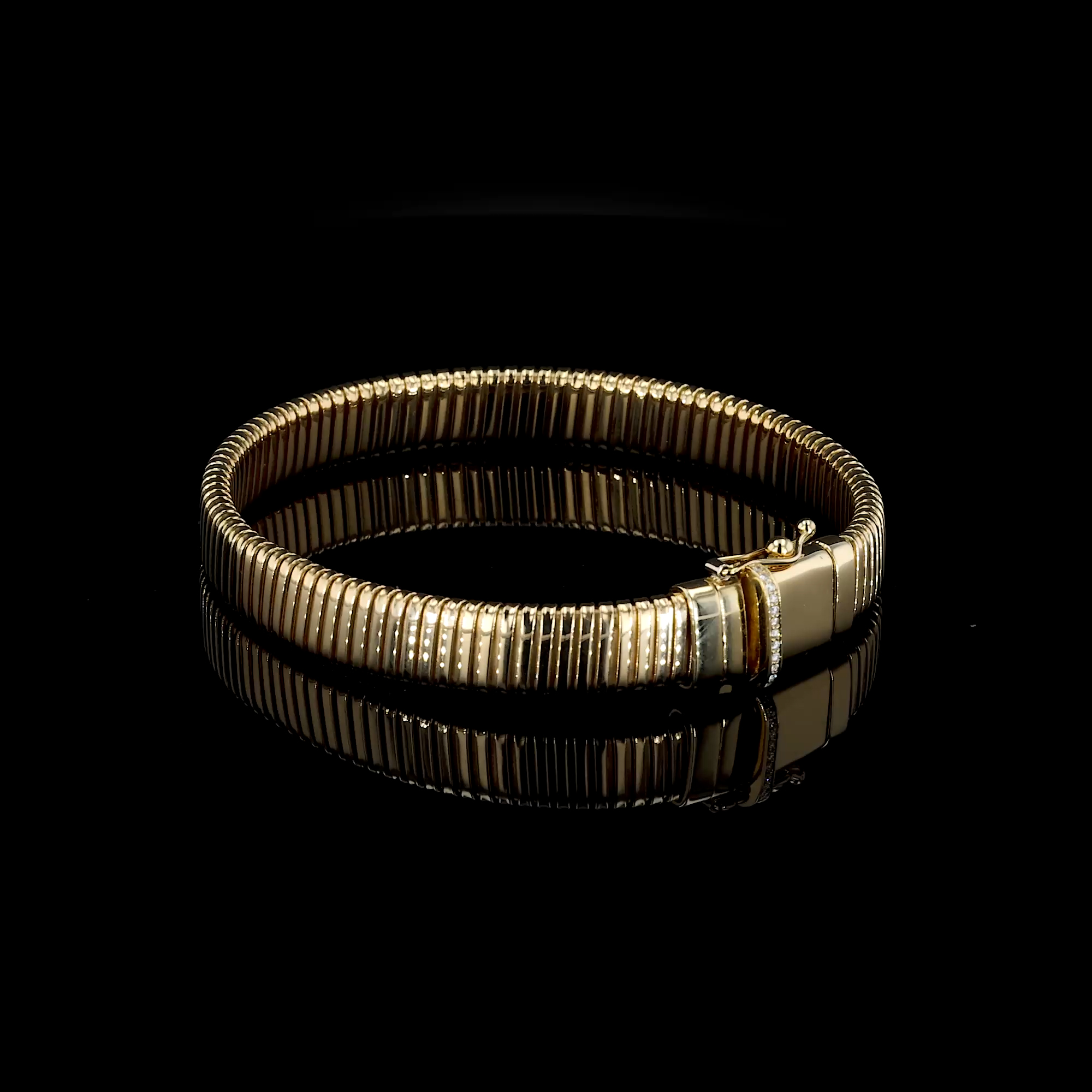 Fine Lines Flat Shape Bracelet  0.04ct in 18ct Yellow Gold