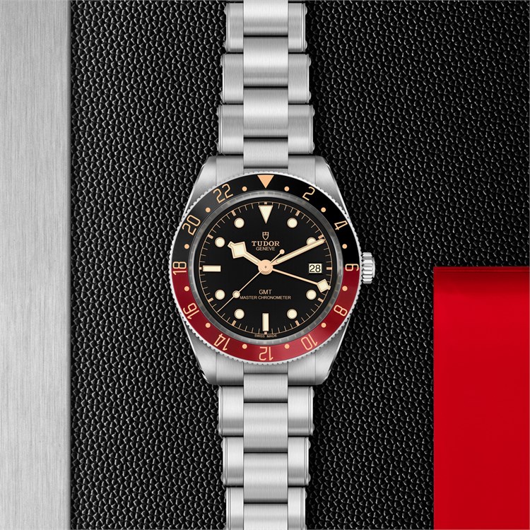 Tudor Black Bay 39mm, Black Dial, Baton/Dot Numerals_3