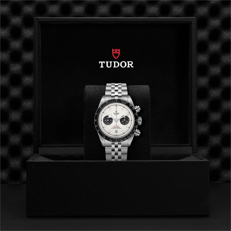 Tudor Black Bay Chrono 41mm, White Dial, Dot and Triangle Numerals_3