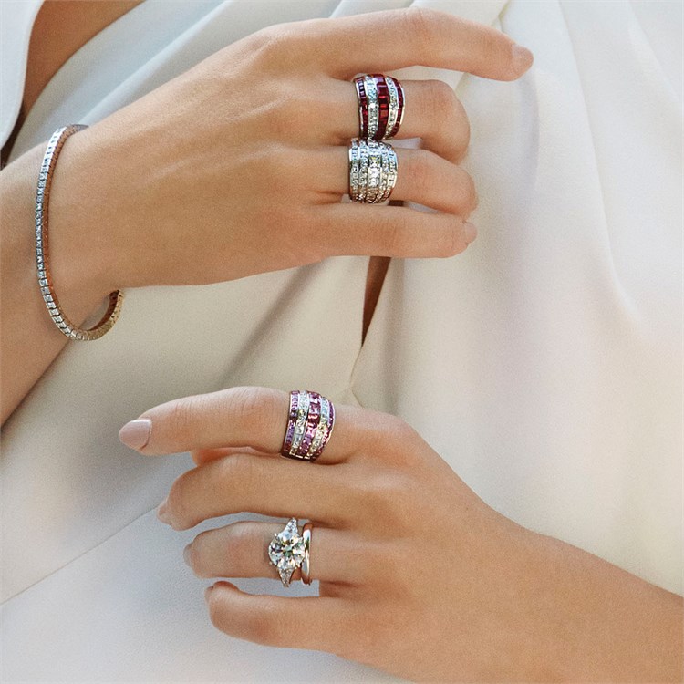 Manhattan Ruby and Diamond Five Row Classic Ring Carré & French Cut, Channel Set_10