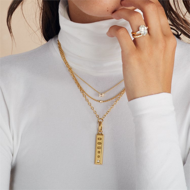 Long Ingot Pendant Princess Cut, Claw Set_10
