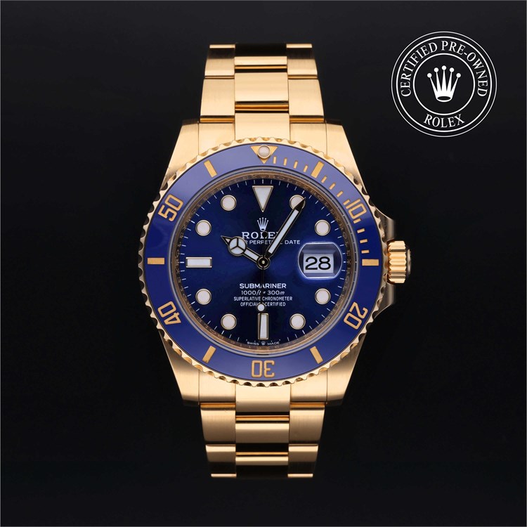 Submariner Date with a bezel and bracelet
