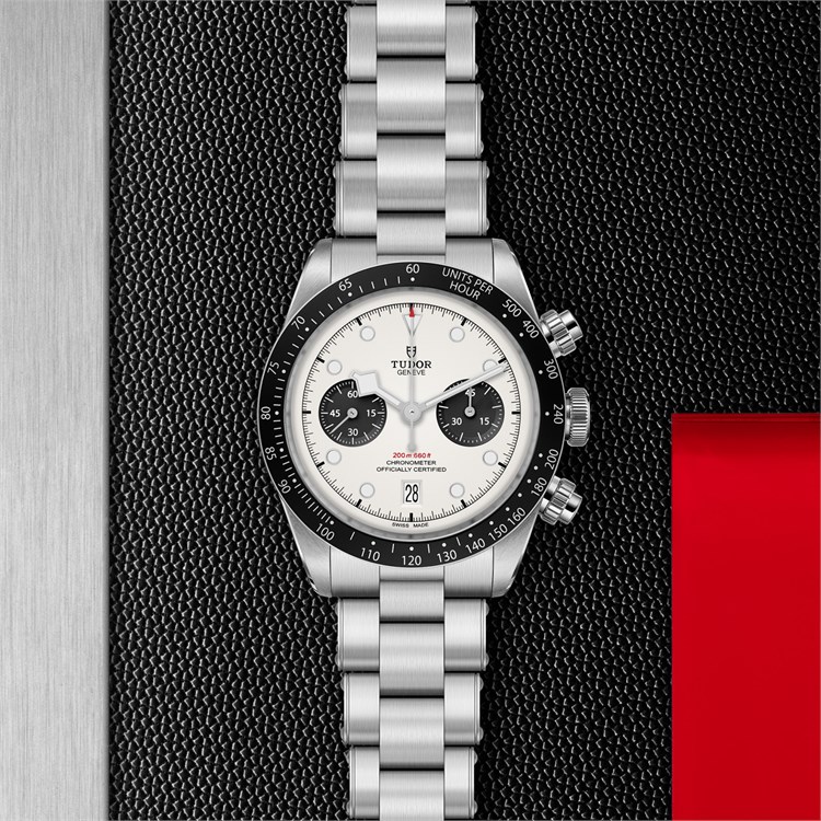 Tudor Black Bay Chrono 41mm, White Dial, Dot and Triangle Numerals_4