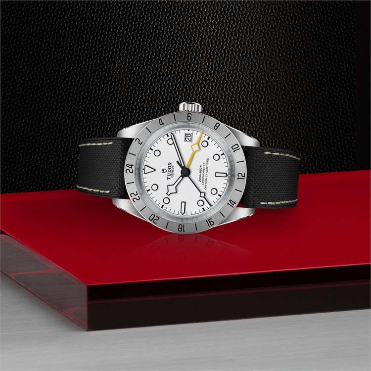 Tudor Black Bay Pro 39mm, White Dial, Baton/Dot Numerals_2