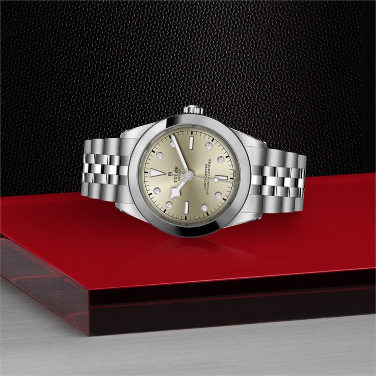 Tudor Black Bay One 39 39mm, Champagne Dial, Diamond Numerals_2