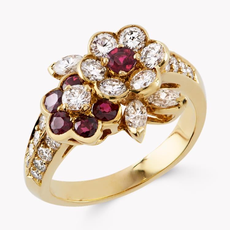 Contemporary Van Cleef & Arpels Diamond & Ruby Ring in Yellow Gold Brilliant Cut Cluster Ring, with Diamond Band_1