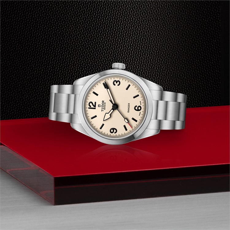 Tudor Heritage Ranger 39mm, Beige Dial, Arabic/Baton Numerals_2