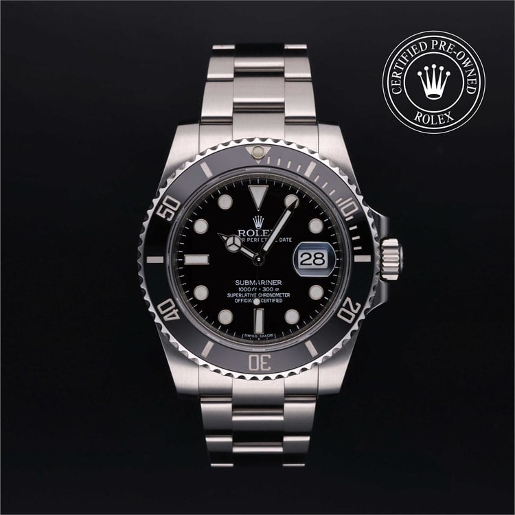 Submariner Date with a bezel and bracelet