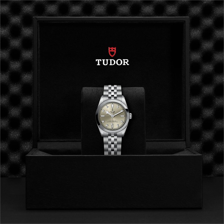 Tudor Black Bay One 31 31mm, Champagne Dial, Diamond Numerals_3