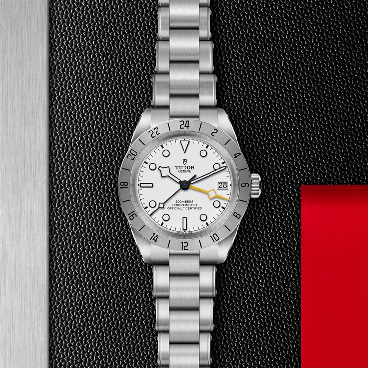 Tudor Black Bay Pro 39mm, White Dial, Baton/Dot Numerals_4
