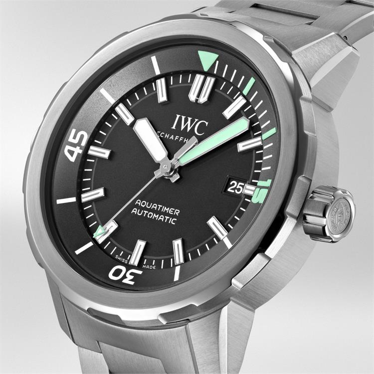 IWC Aquatimer Automatic  IW329002 42mm, Black Dial, Baton Numerals_2
