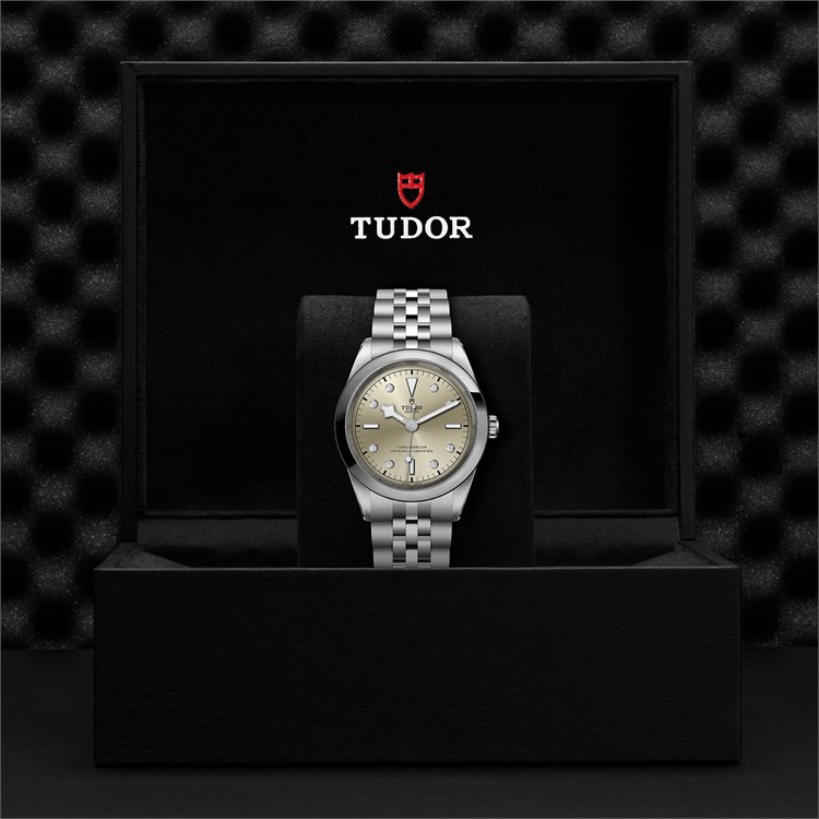 Tudor Black Bay One 41 41mm, Champagne Dial, Diamond Numerals_3