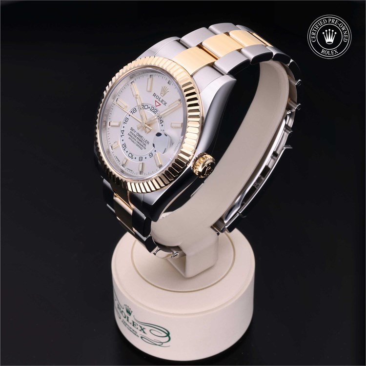 Rolex Sky-Dweller 2022, 42mm, Oystersteel and Yellow Gold