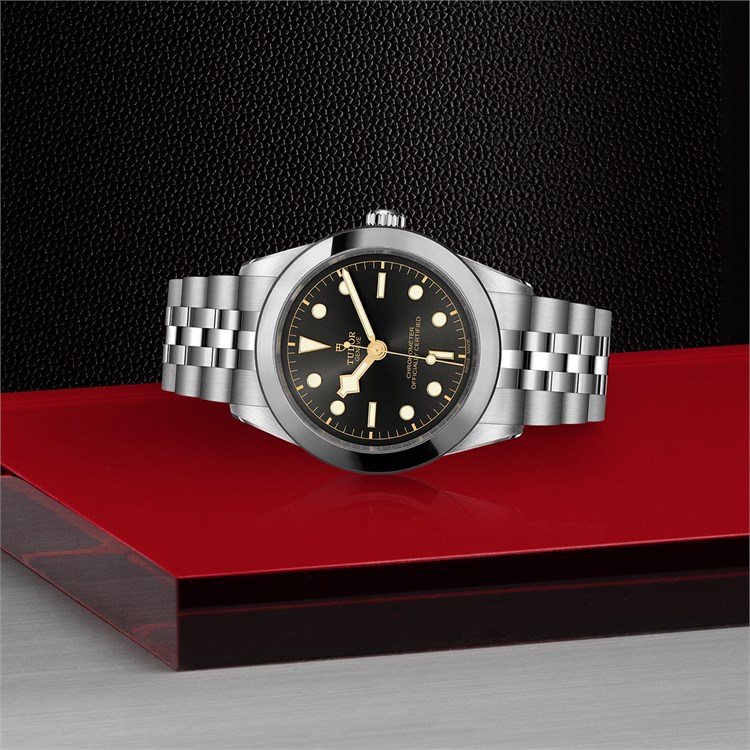 Tudor Black Bay One 39 39mm, Black Dial, Baton Numerals_2