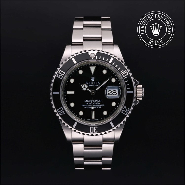 Submariner Date with a bezel and bracelet