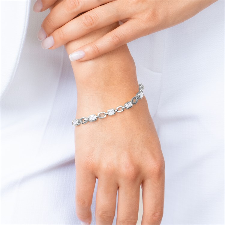 Skimming Stone 4.06ct Line Bracelet Emerald Cut, Claw Set_10