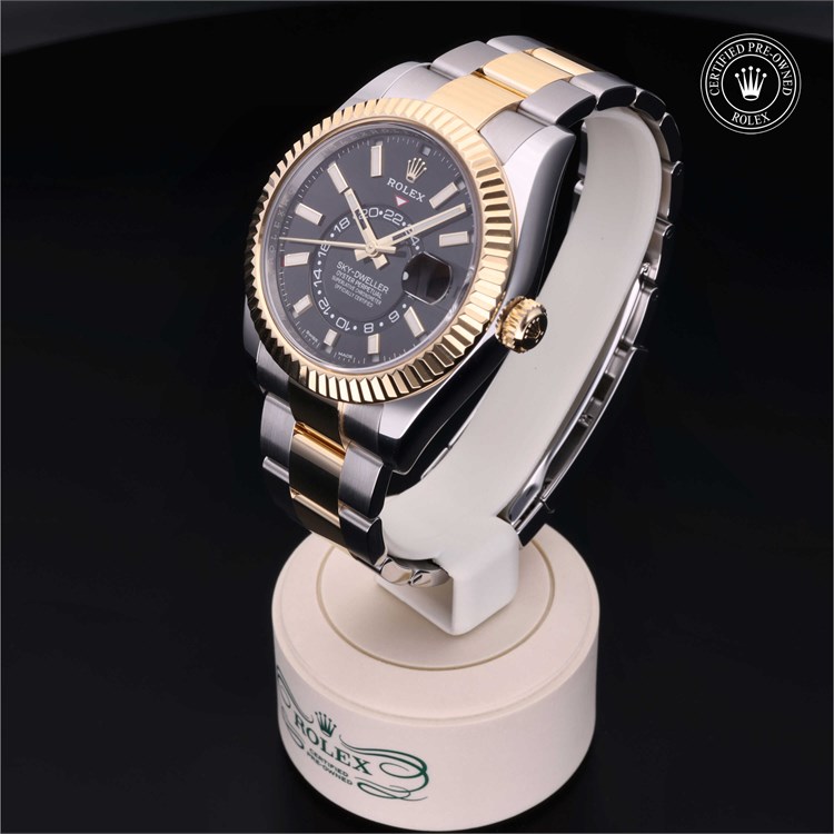 Rolex Sky-Dweller 2019, 42mm, Oystersteel and Yellow Gold_3