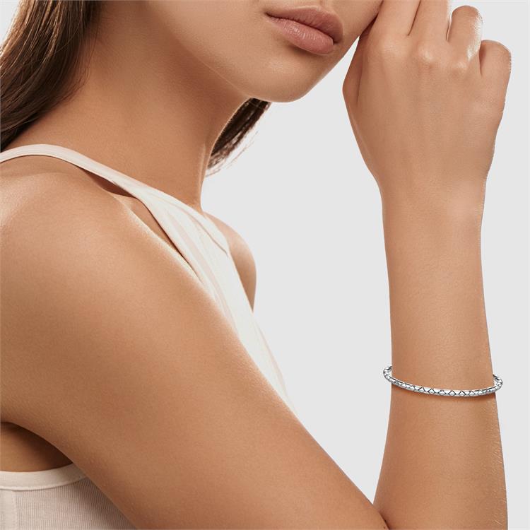 Groove Textured Bangle in 18CT White Gold Brilliant Cut, Set_10