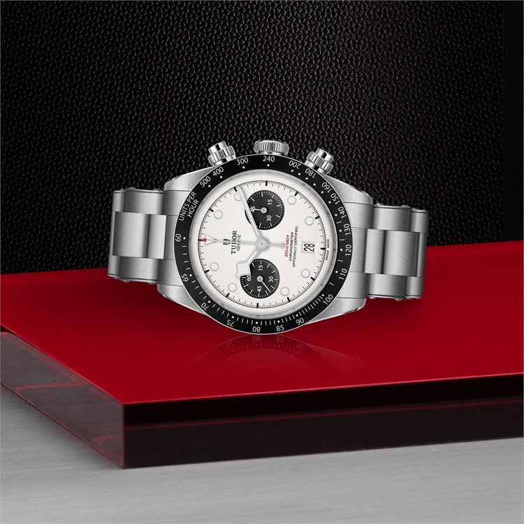 Tudor Black Bay Chrono 41mm, White Dial, Dot and Triangle Numerals_2