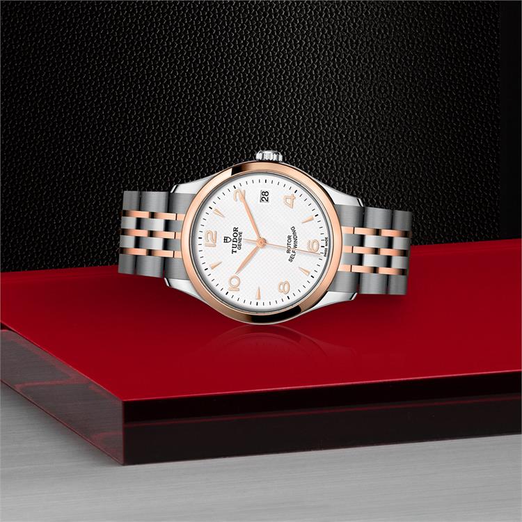 Tudor 1926 36mm, White Dial, Arabic/Baton Markers_2