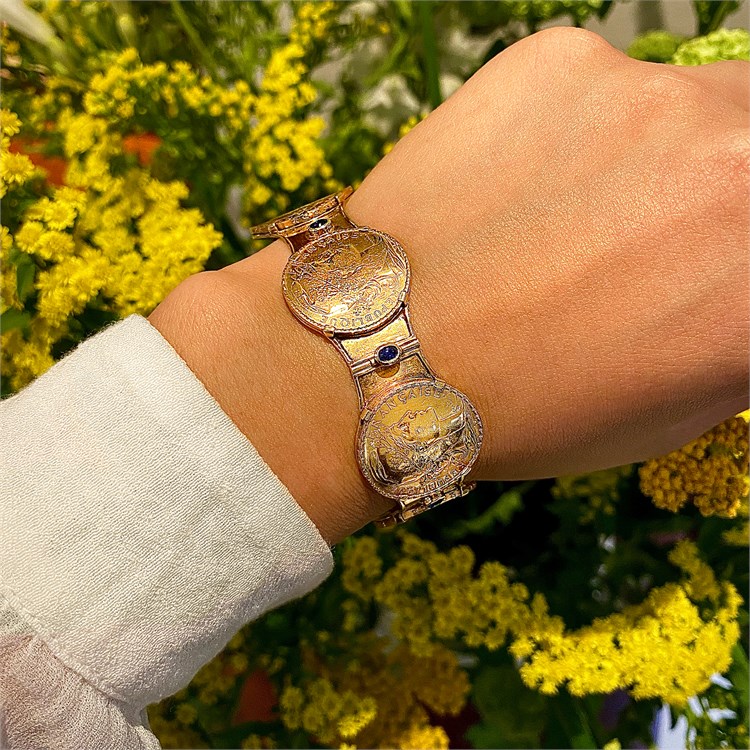 Edwardian French Sapphire Coin Bangle 0.72CT in Yellow Gold Cabochon Cut Sapphire Bangle_10