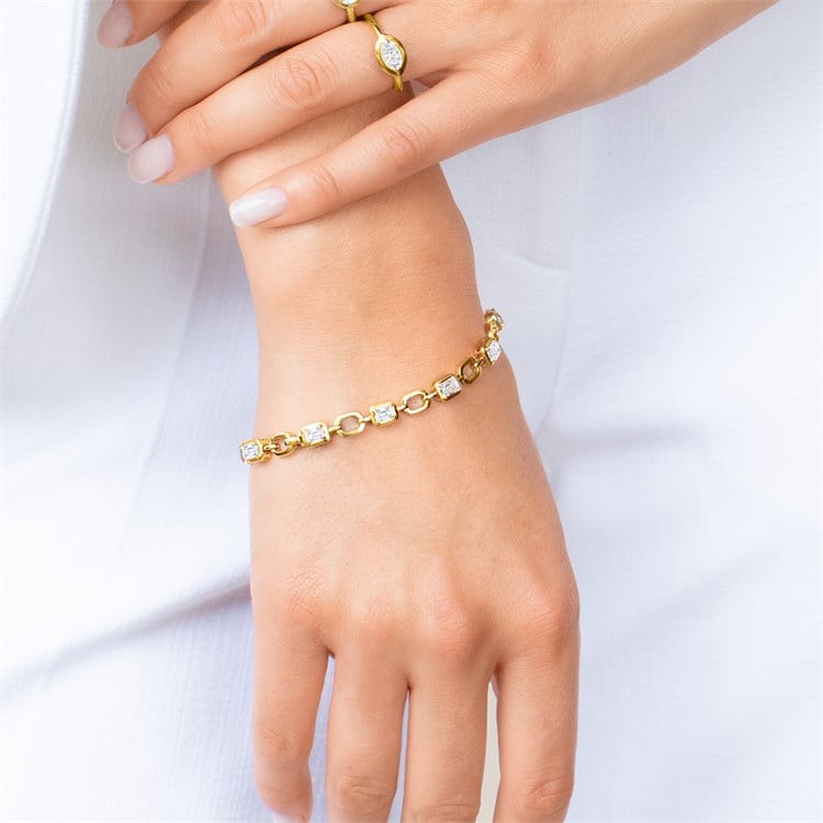 Skimming Stone 4.06ct Line Bracelet Emerald Cut, Claw Set_10