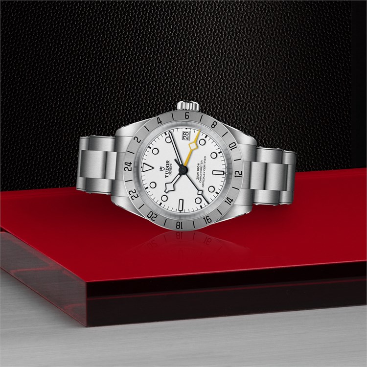 Tudor Black Bay Pro 39mm, White Dial, Baton/Dot Numerals_2