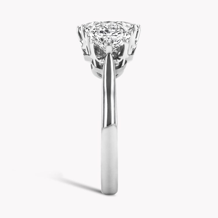 Brilliant Cut 3.73ct Diamond Three Stone Ring Brilliant cut, Claw set_4