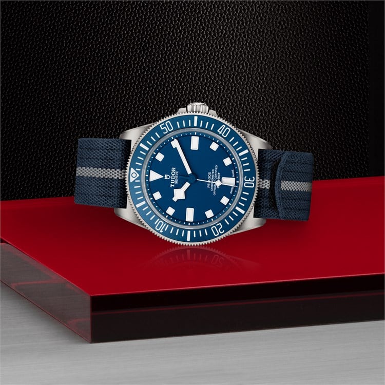 Tudor Pelagos FXD 42mm, Navy Blue Dial, Baton Numerals_3