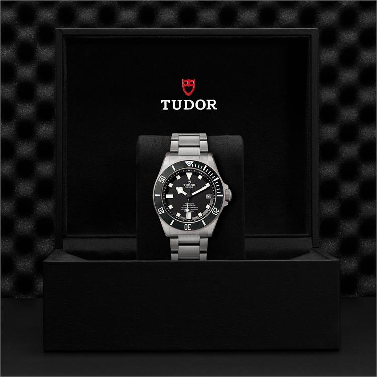 Tudor Pelagos  M25600TN-0001 42mm. Black Dial. Baton Numerals_3