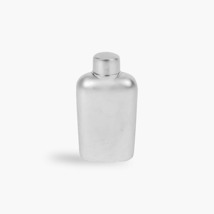 Silver Hip Flask with Integrated Lid _1