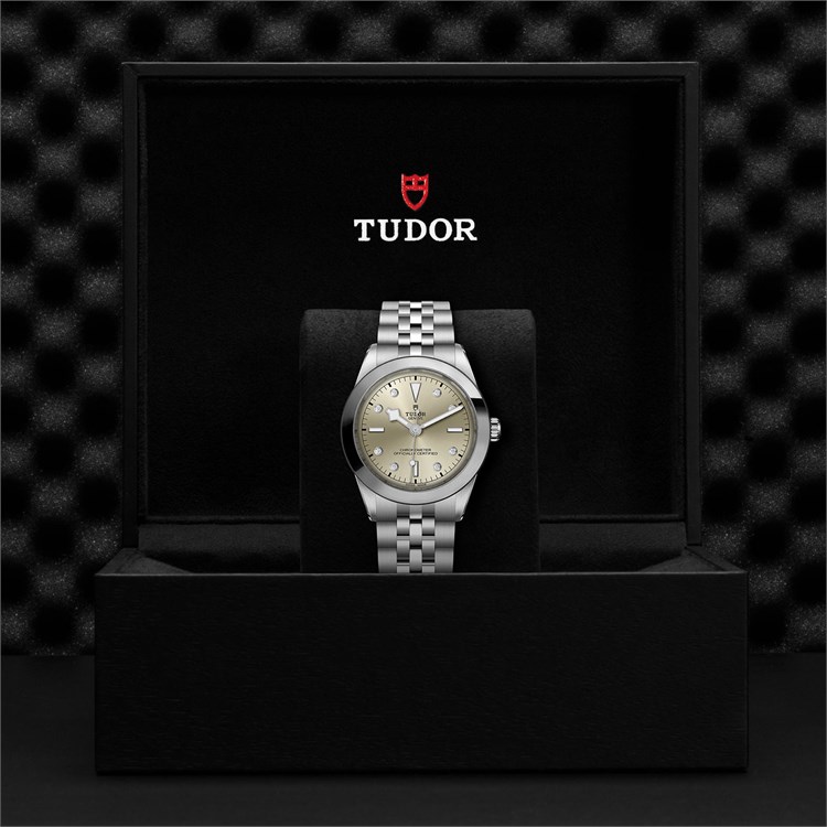 Tudor Black Bay One 39 39mm, Champagne Dial, Diamond Numerals_3