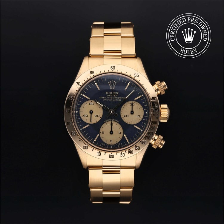 Cosmograph Daytona with a bezel and bracelet