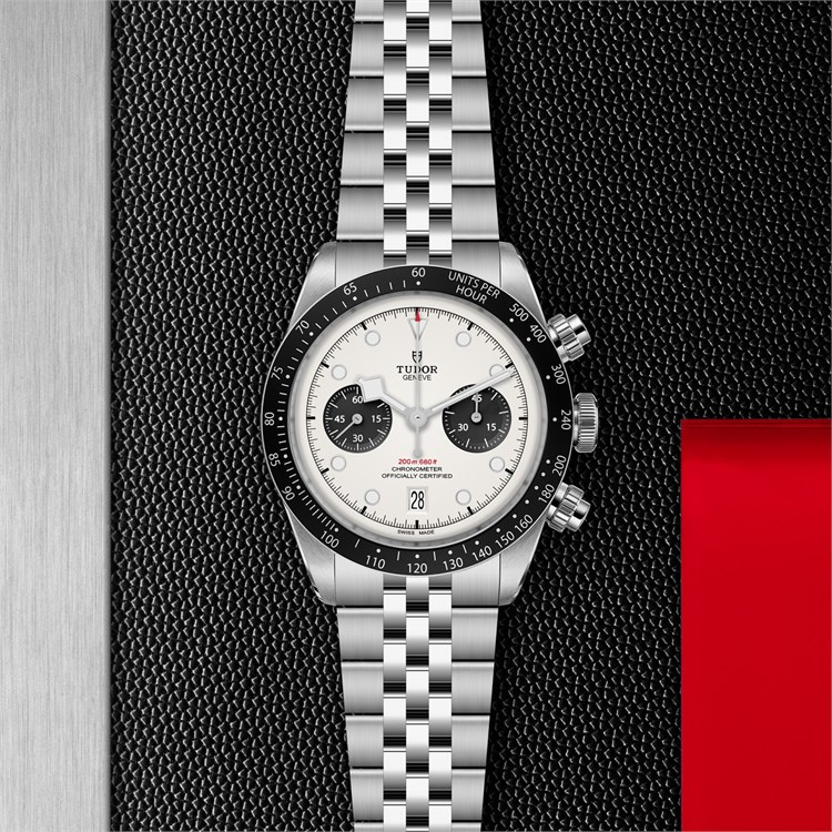 Tudor Black Bay Chrono 41mm, White Dial, Dot and Triangle Numerals_4