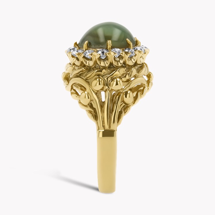 1960s Cabochon Cut Green Chrysoberyl Cat's Eye and Diamond Ring Cabochon Cut, Claw Set_4