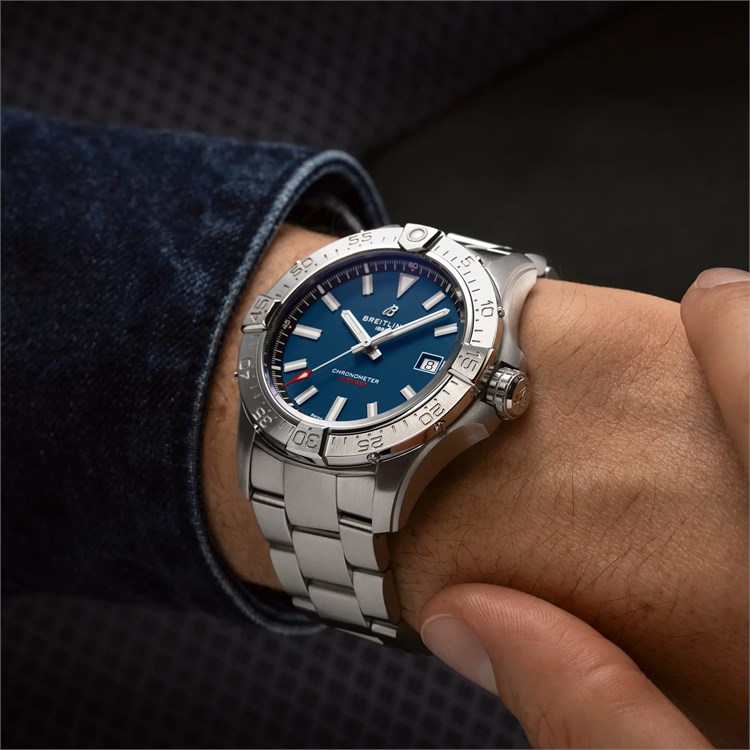 Breitling Avenger Automatic 42 42mm, Blue Dial, Baton Numeral_5
