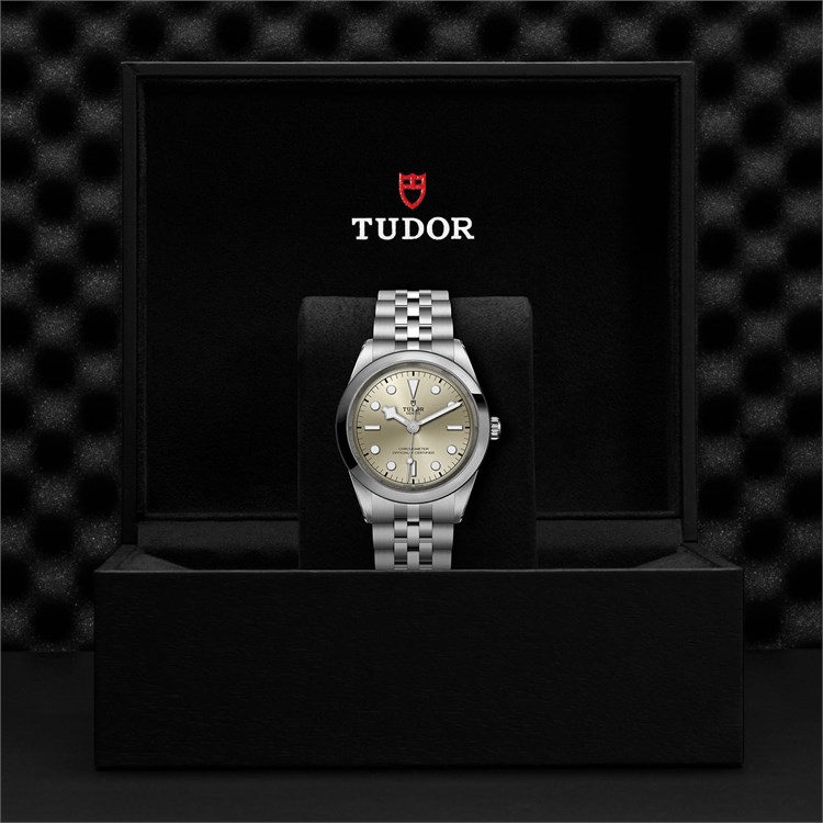 Tudor Black Bay One 41 41mm, Champagne Dial, Baton Numerals_3