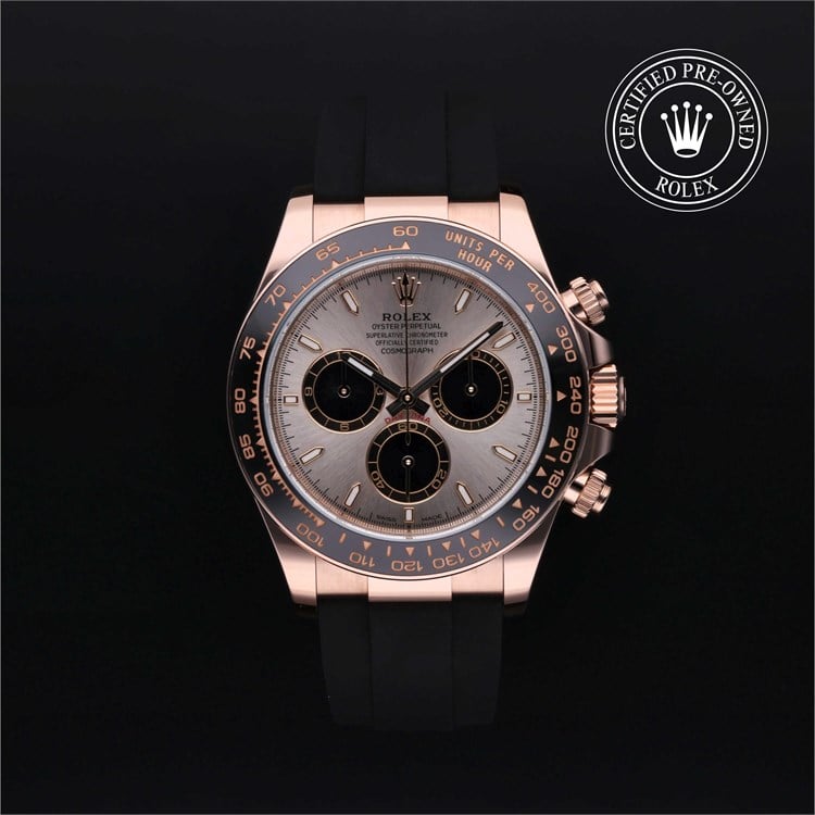 Cosmograph Daytona 40 with a bezel and bracelet