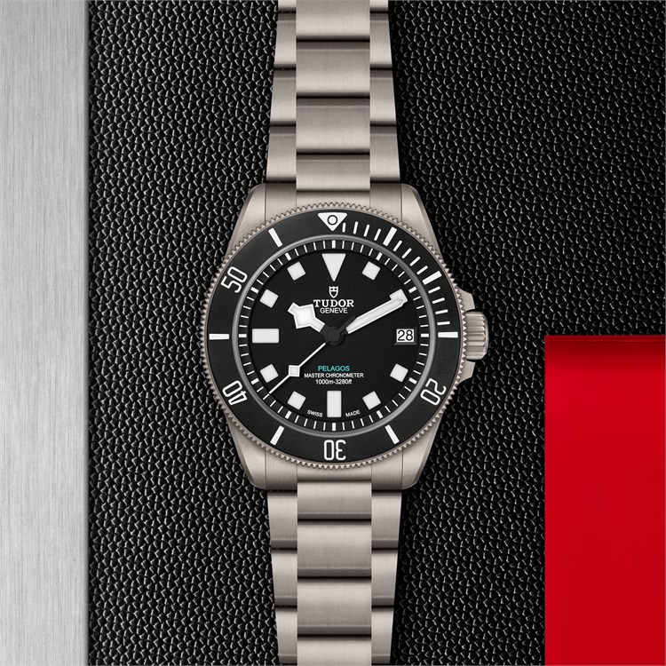 Tudor Pelagos Ultra 43mm, Black Dial, Baton/Dot Numerals_4