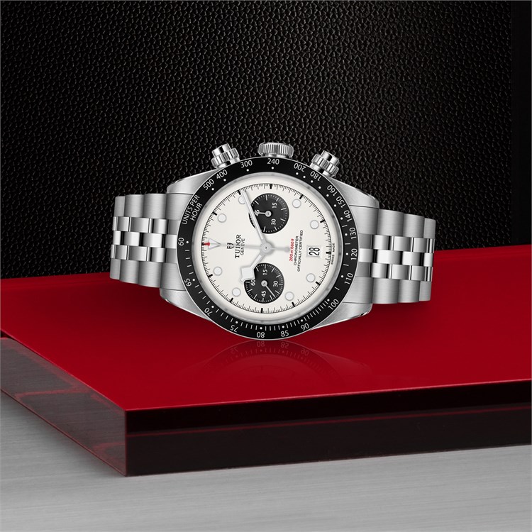 Tudor Black Bay Chrono 41mm, White Dial, Dot and Triangle Numerals_2
