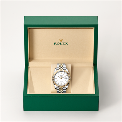 Datejust 41, Oyster, 41 mm, Oystersteel and yellow gold watch inside presentation box