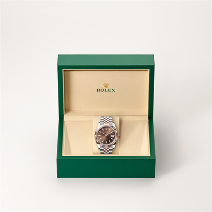 Datejust 41, Oyster, 41 mm, Oystersteel and Everose gold watch inside presentation box