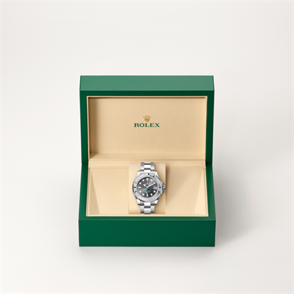 Yacht-Master 37, Oyster, 37 mm, Oystersteel and platinum watch inside presentation box